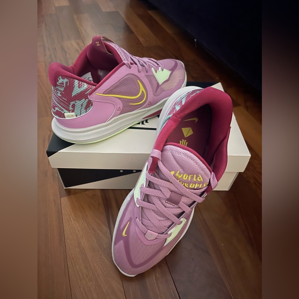 Nike Kyrie Low 5 Orchid/Yellow Strike MEN’S 10.5